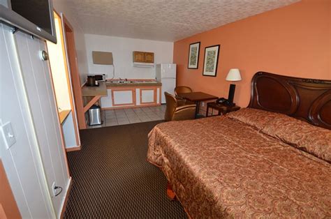 Motel Room Rates and Motel Packages Berkshires - Williamstown Motel ...