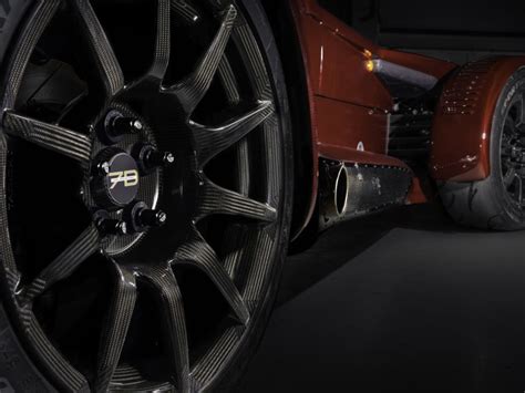 Nederlandse Parel Donkervoort D GTO JD Bare Naked Carbon Edition