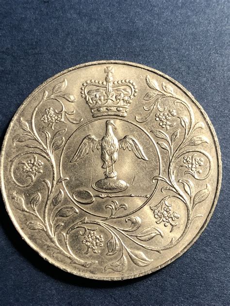 Royal Memorabilia Queen Elizabeth Ii Silver Jubilee Coin Nice