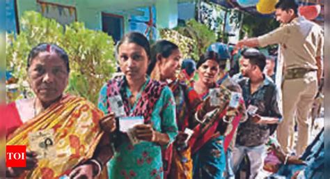 Asansol West Bengal 82 Turn Up To Vote In Asansol Bongaon Bypolls