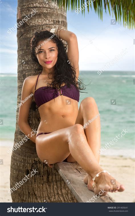 Sexy Woman Bikini On Sea Background Foto Stok 291405641 Shutterstock