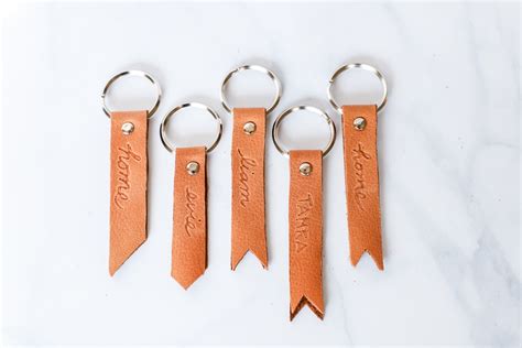 How To Make Diy Personalized Leather Keychains With The Dremel Stylo