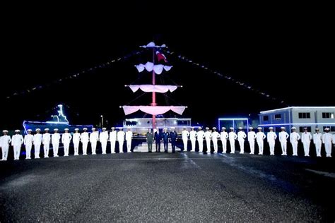 Presidente Encabeza Graduación De Promoción De Damas Y Caballeros