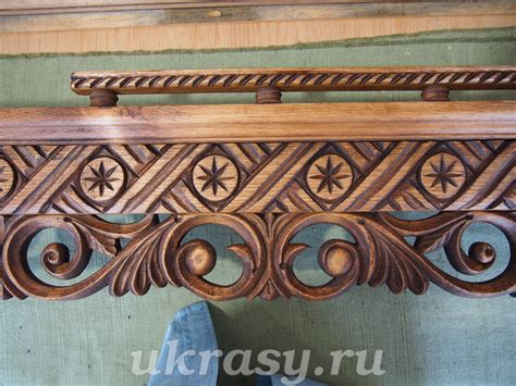 Деревянный резной карниз для штор "Русский Север"