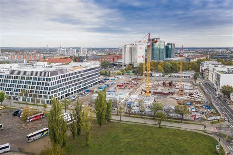 W Poznaniu powstaje Nowy Rynek Trwa budowa kolejnego biurowca ZDJĘCIA