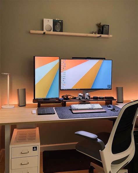 Clean And Minimal Desk Setups To Take Your Home Office Up A Notch