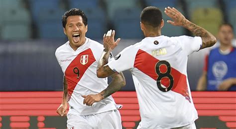 Gianluca Lapadula La Selecci N Peruana Es M S Que Un Equipo Somos