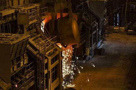 Pitkä laskuputki katkesi yllättäen metalliteollisuuden tilaukset