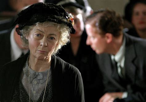 Miss Marple Sériefeuilleton Array Saisons Et 35 Episodes Télé Star