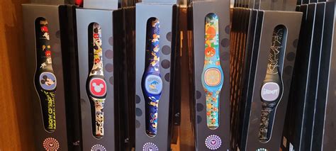 All of the MagicBand Plus Colors in Disney World • WDW Vacation Tips