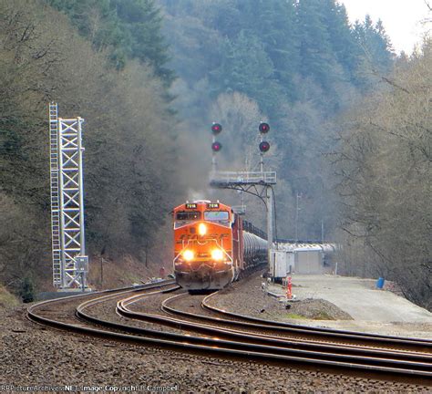 BNSF 7018