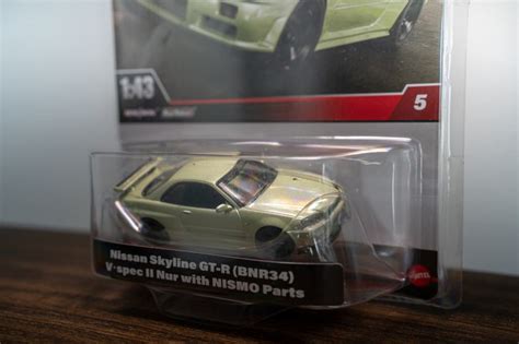 Hot Wheels Premium Nissan Skyline GT R BNR