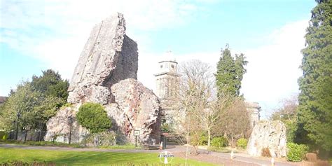 Bridgnorth Castle: England's Leaning Tower. - A.J. SEFTON