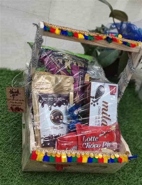 Wooden Birthday Diwali Gifts Chocolate Hampers For Gifting At Rs