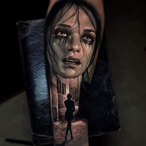 👩🏻 ⚡👌👏 Woman In Alley Artist Hugofeist ——————————————————————— ⚜follow⚜ Skingiants For Daily