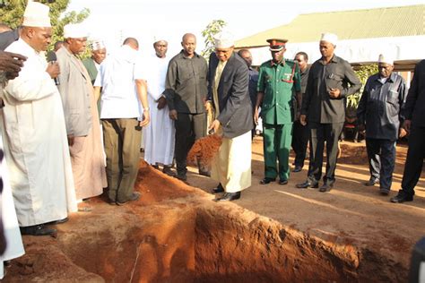 RAIS JAKAYA MRISHO KIKWETE ASHIRIKI MZISHI YA SHEIKH MUFTI ISSA