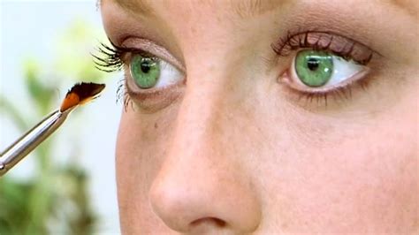 25 Inspired Makeup Tutorials For Green Eyes