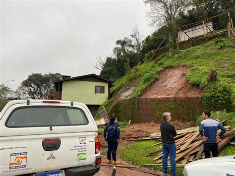 Defesa Civil De Igrejinha Analisa Pontos De Deslizamentos De Terras