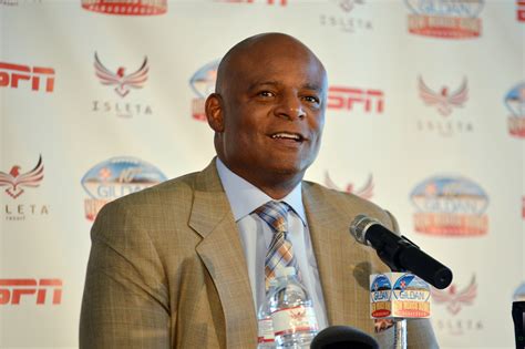 Retired NFL star Warren Moon is sued for sexual harassment - The ...