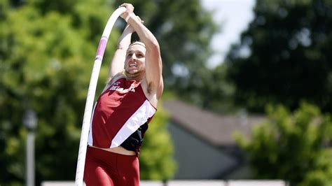 Coach S Words Of Appreciation Make Gay Athlete Cry At His Last Meet Outsports