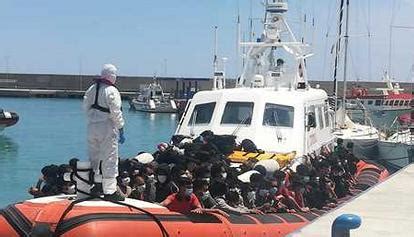 Nuovo Sbarco A Roccella Salvati Quasi 300 Migranti