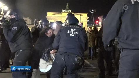 Pro Pal Stinensische Demos Polizisten Und J Dische Einrichtung