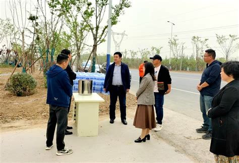 新乡市凤泉区总工会慰问一线绿化工人 助力全区城市绿化品质提升 中国日报网