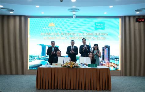 Vietnam Airlines And Singapore Tourism Board Sign Mou