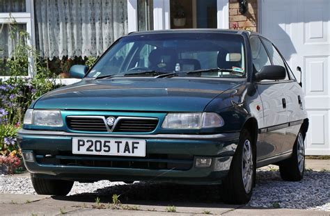 P205 TAF 1997 Vauxhall Astra 1 6 16v Arctic 5 Door Nivek Old Gold