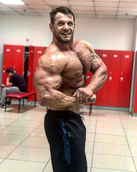 Muscle Lover: Albanian bodybuilder Besard Maxharraj