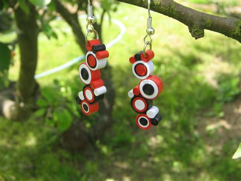 handmade quilled earrings by Kamila Koucká Manualidades Aretes