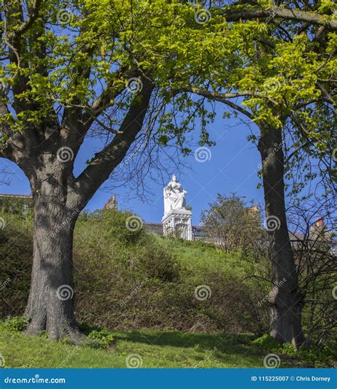 Queen Victoria Statue in Southend Stock Image - Image of landmark