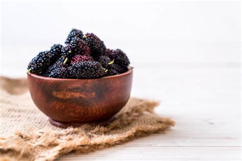 Premium Photo Fresh Mulberry Bowl