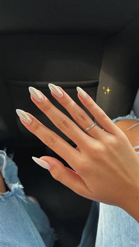 Hailey Bieber Pearl Chrome Glazed Donut Nails Artofit