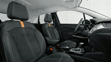 Opel Crossland | Interior y maletero | Carwow