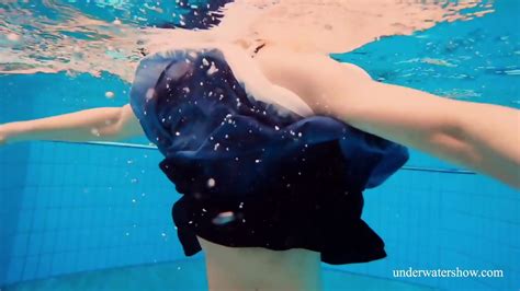 Avenna Hot Naked Sexy Underwater Teen