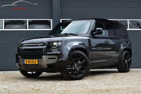 Land Rover Defender D X Dynamic Persoons Grijs