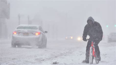 Lake-Effect Snow Pummels Cities Across Great Lakes (PHOTOS) | The ...