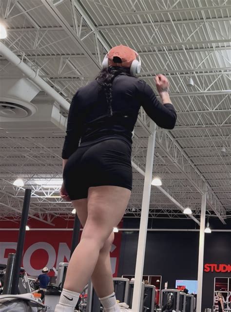 Gym Babe With Face Pic OC Spandex Leggings Yoga Pants Forum