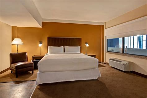 Hotels with Pools Peoria, IL | Four Points by Sheraton Peoria