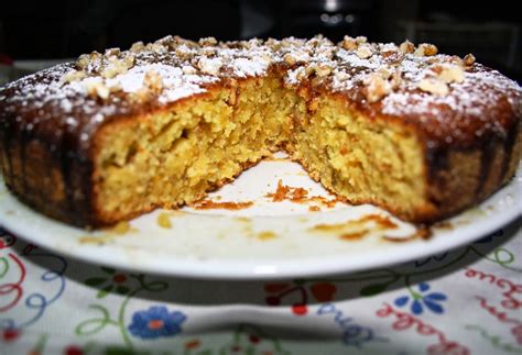 Doce Sobre A Mesa Bolo De Laranja E Nozes