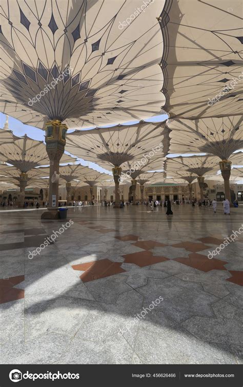 Mezquita Del Profeta Arabia Saudita Medina Una Las Mezquitas Más Foto