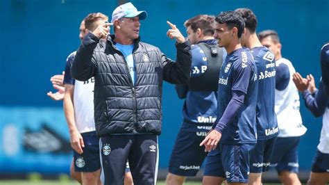 Confira Os Dois Times Montados Por Renato No Treino Do Grêmio Nesta Terça