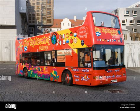 Tour Bus Edinburgh Scotland Stock Photo - Alamy