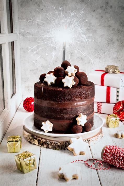 NAKED CAKE AL CIOCCOLATO CON TARTUFI E BISCOTTI ALLA CANNELLA OPSD Il
