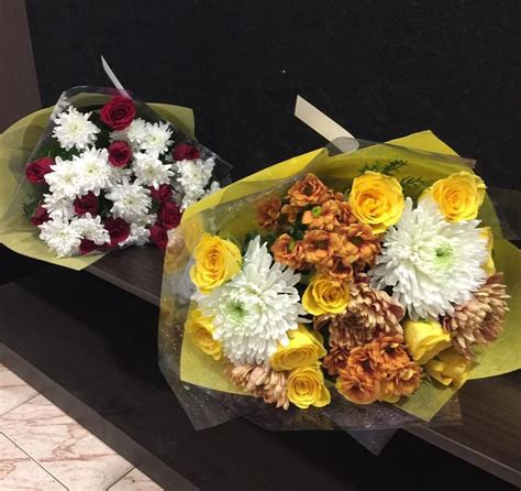 2 Mixed Chrysanthemum & Roses flower bouquets delivered to T-Nagar ...