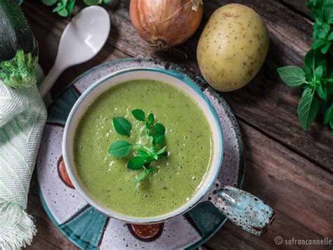 Recette Soupe De Courgette Facile Les Recettes De Soupe De Courgette