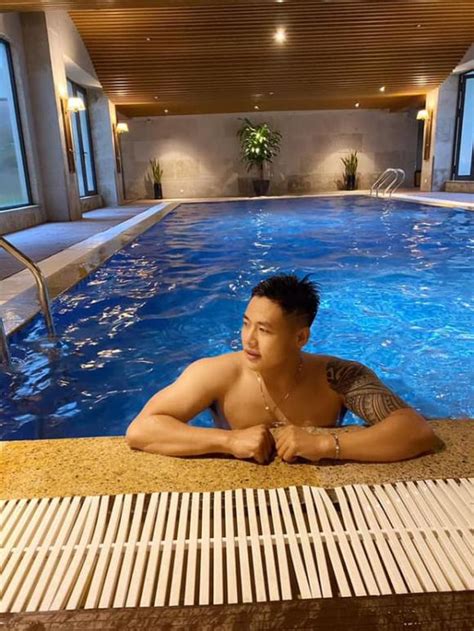 Cuộc sống của Hot boy trà sữa Tấn Lợi sau 4 năm thi Thách Thức Danh Hài ra sao