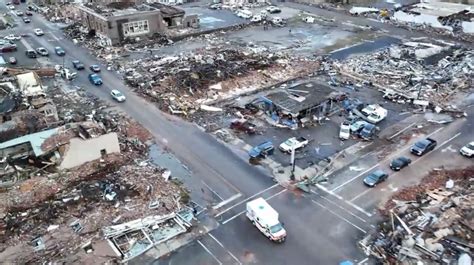 Tornados Nos Eua Deixam Mais De Mortos