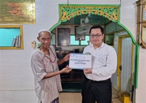 Wajiman Dapat Bantuan Biaya Hidup Dari UPZ Bank Kalsel WARTANIAGA